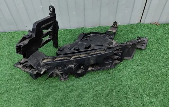 Audi Q5 SQ5 8R Headlight/headlamp mounting bracket 8R0805607B 8R0941453A
