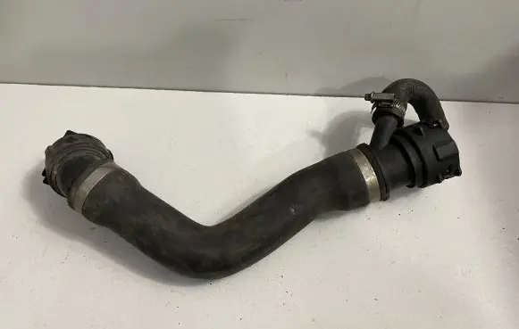 BMW 5 E60 E61 Engine coolant pipe/hose 7789723