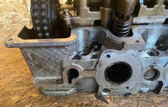 Other cylinder head part