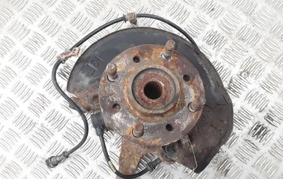 Mitsubishi Space Star Front wheel hub spindle knuckle