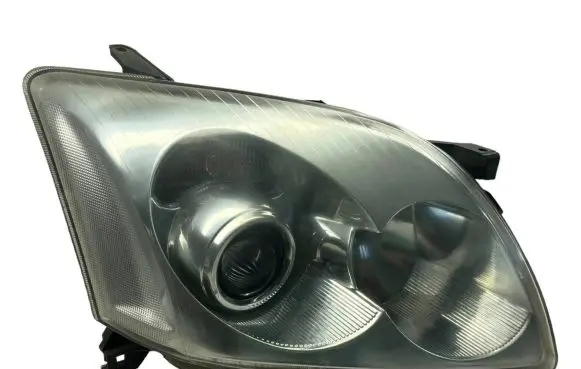 Toyota Avensis T250 Headlight/headlamp 20A369R 20A369C2