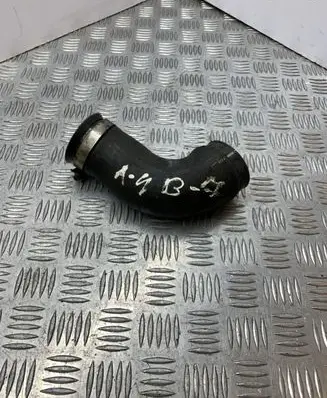 Audi A4 S4 B7 8E 8H Intercooler hose/pipe
