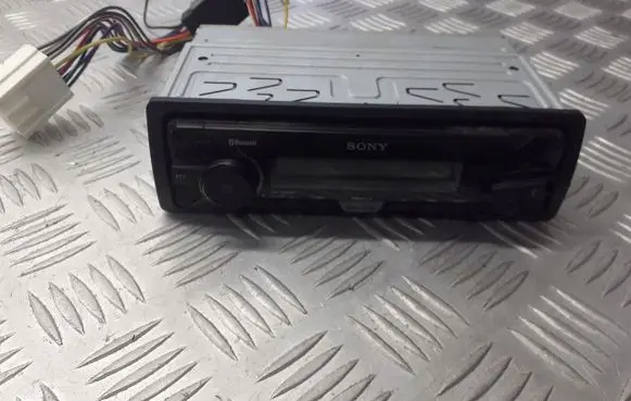 Mitsubishi Lancer Radio/CD/DVD/GPS head unit DSX-A400BT