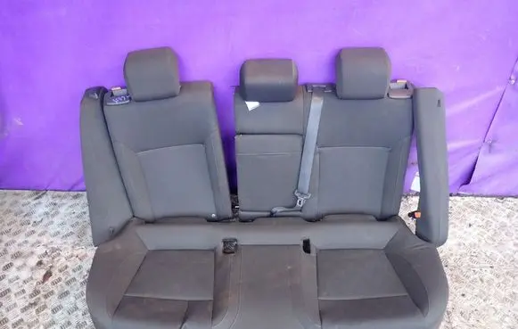 Opel Insignia A Second row seats 