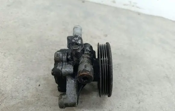 Honda CR-V Power steering pump 