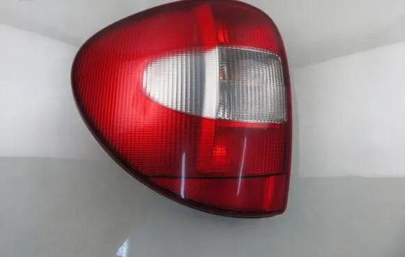 Chrysler Voyager Rear/tail lights 153671
