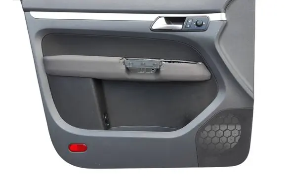 Volkswagen Touran I Front door card panel trim 1T1867011