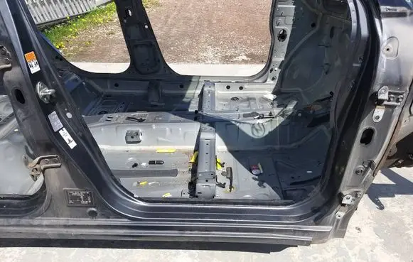 Suzuki Swift III Other sill/pillar trim element ZMW