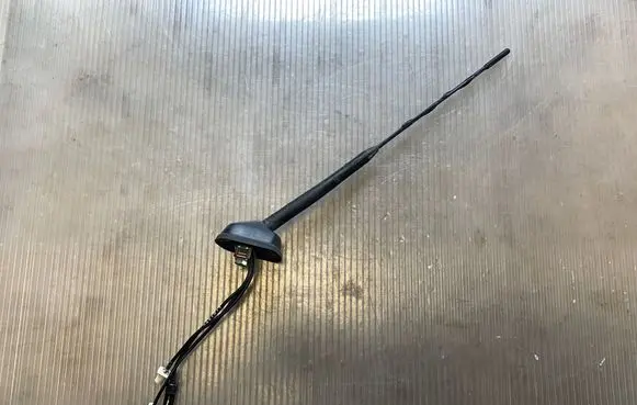 Mitsubishi Outlander Radio antenna 8461017