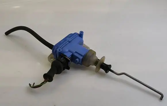 Audi 80 90 B3 Central locking vacuum pump 893862123 443906102B 443906233