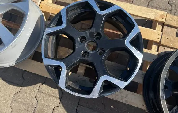 Opel Crossland X R17 alloy rim 39216684