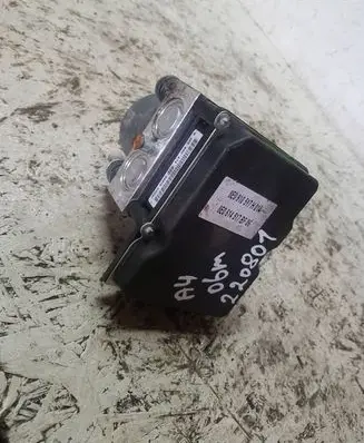 Audi A4 S4 B7 8E 8H ABS Pump 8e0910517