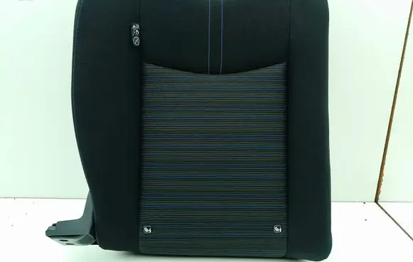 Nissan Leaf II (ZE1) Rear seat 