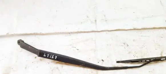 KIA Sportage Front wiper blade arm