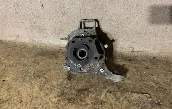 Rear wheel hub