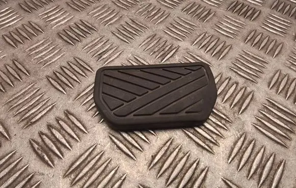 Suzuki Vitara (LY) Brake pedal 