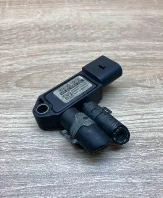 Volkswagen Golf V Exhaust pressure sensor 076906051A