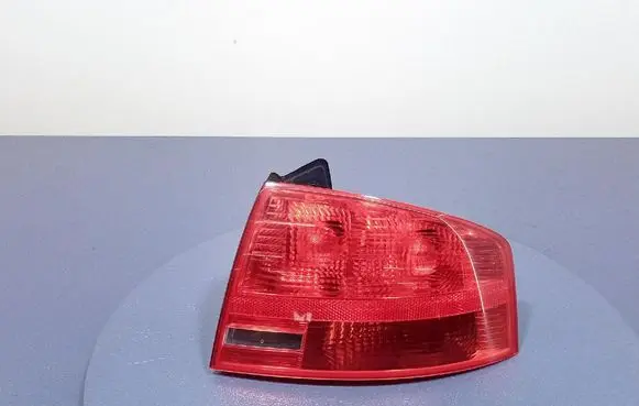 Audi A4 S4 B7 8E 8H Rear/tail lights 8E5945096