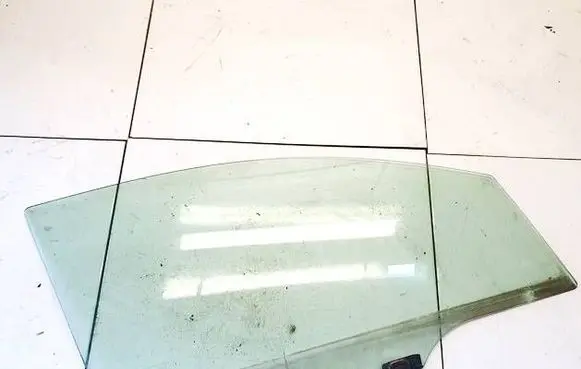 Honda FR-V Front door window glass four-door AS2