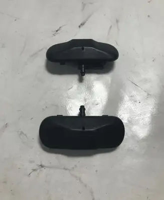 Volkswagen Tiguan Windshield washer spray nozzle 