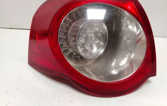 Volkswagen PASSAT B6 Rear/tail lights 3C9945095