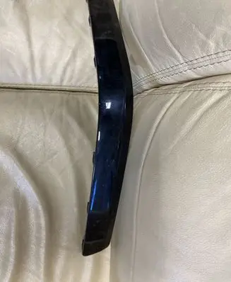 Rear bumper trim bar molding