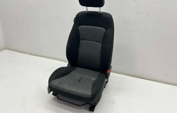 Suzuki SX4 S-Cross Front passenger seat 