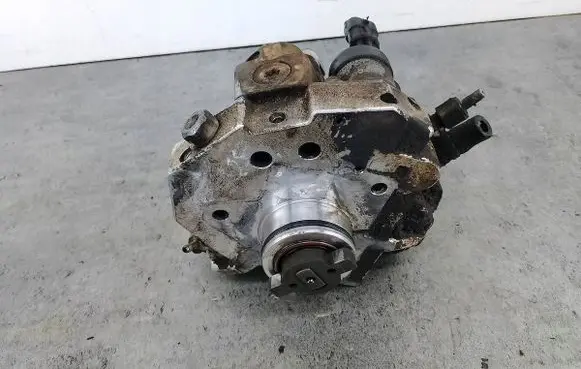 Volvo S60 Fuel injection high pressure pump 8642781