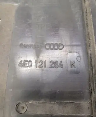Audi A8 S8 D3 4E Intercooler air guide/duct channel 4E0121284A
