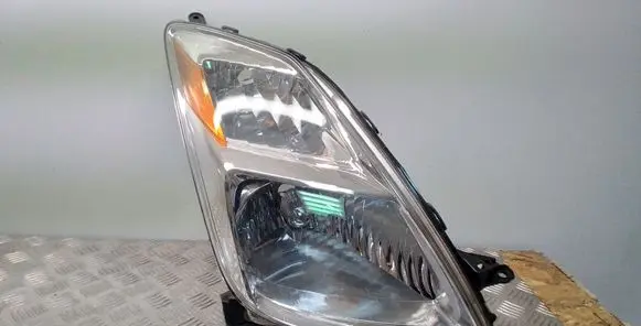 Toyota Prius (XW20) Headlight/headlamp