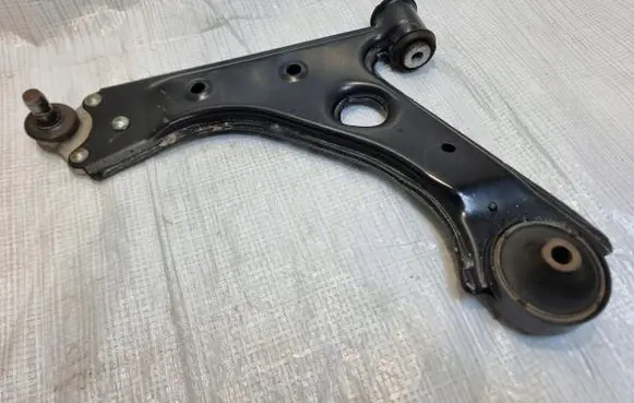 Opel Corsa E Front control arm 