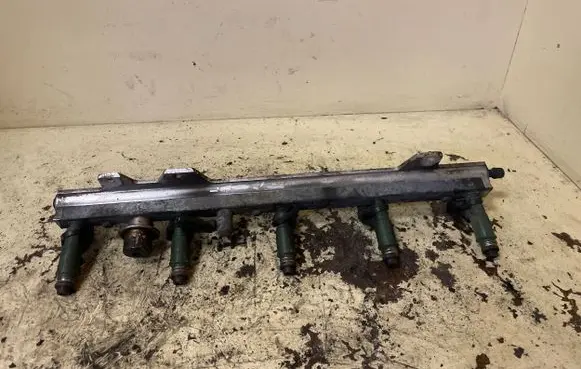 Volvo S60 Fuel main line pipe 9202710