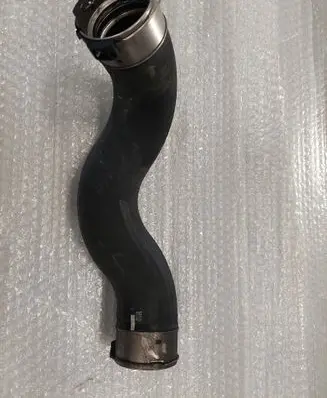 Mercedes-Benz CLA C117 X117 W117 Intercooler hose/pipe A2465280682