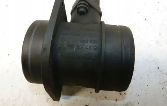 Skoda Octavia Mk1 (1U) Mass air flow meter 0281002531
