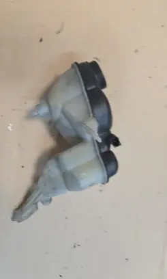 Mercedes-Benz S W221 Coolant expansion tank/reservoir 2215000349