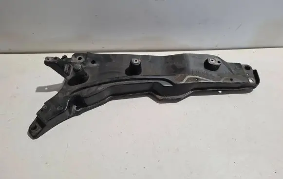 Volvo XC90 Fender mounting bracket 31391778