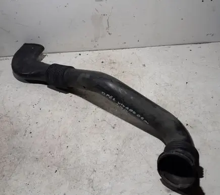 Opel Vivaro Air intake hose/pipe 8200072754B