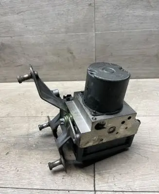 Mercedes-Benz CLS C219 ABS Pump A2114311312