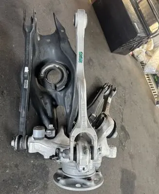 Mercedes-Benz GLC C254 Stub axle A2143509401