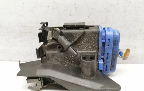 Audi A4 S4 B5 8D Rear door lock 4D0185A