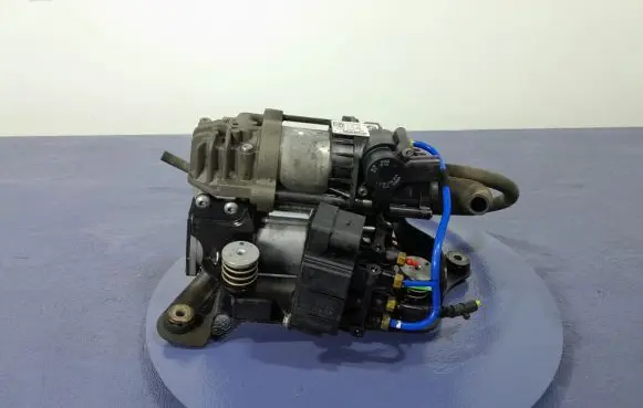 BMW 7 G11 G12 Air conditioning (A/C) compressor (pump) 6884682