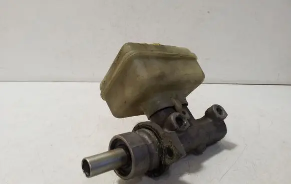 Master brake cylinder