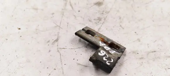 BMW 3 E46 Front door lower hinge 