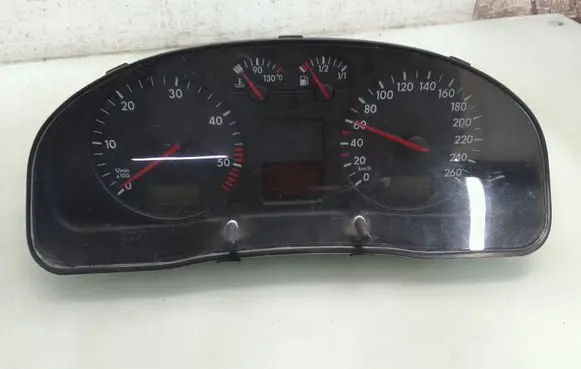 Volkswagen PASSAT B5 Speedometer (instrument cluster) 6033EC0336 3B09020822A
