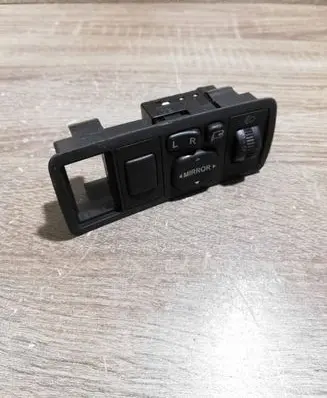 Toyota Avensis T250 Wing mirror switch 183575