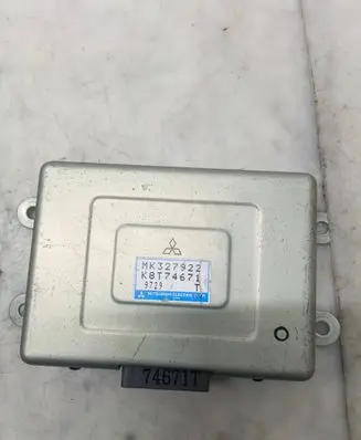 Mitsubishi Canter Engine control unit/module MK327922 9729 K8T74671
