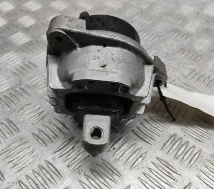 BMW 7 F01 F02 F03 F04 Engine mount bracket 6777371