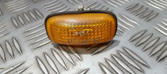 Nissan Almera Front fender indicator light E401459
