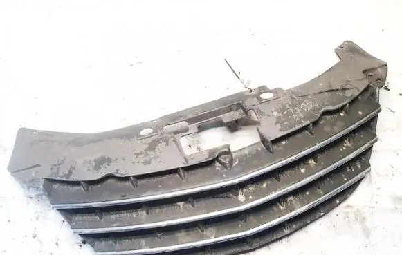 Chrysler Sebring (JS) Front grill