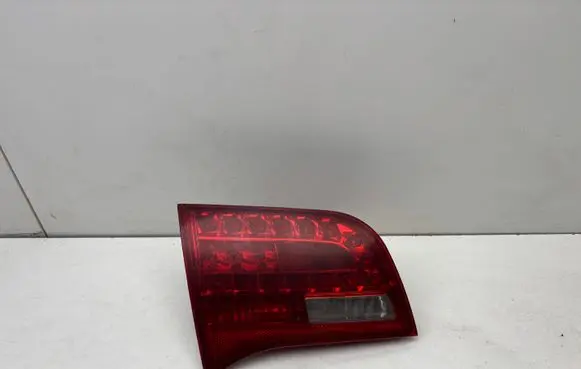 Tailgate rear/tail lights